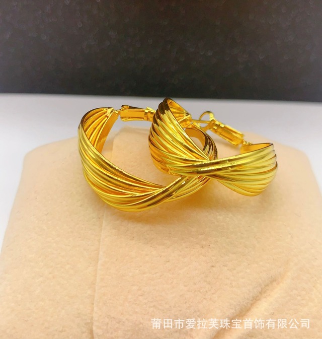 アイラフ 結び目デザインのモビウスピアス 상급