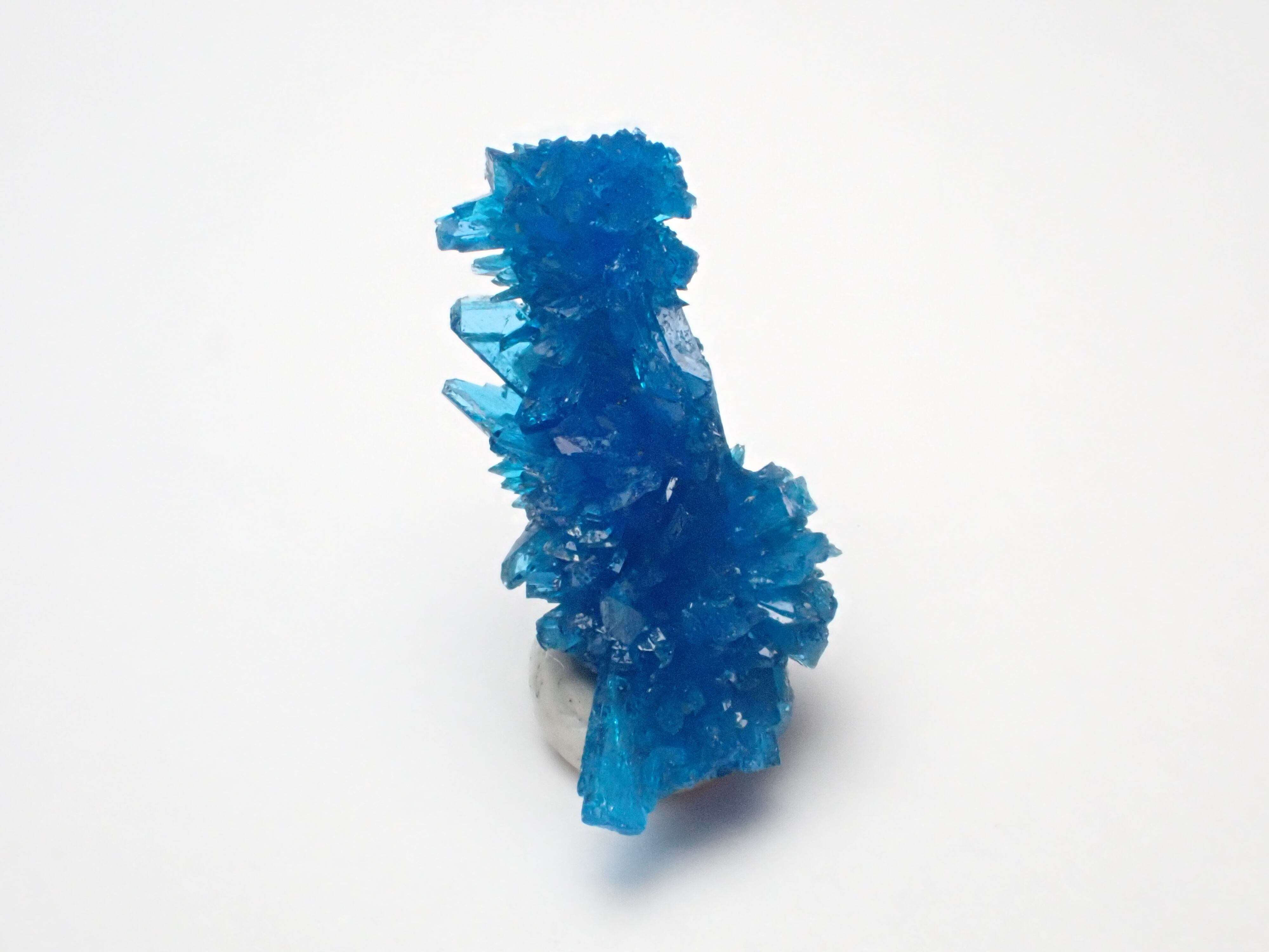 ペンタゴナイト 結晶原石 インド R8-6494 | MineralQuest