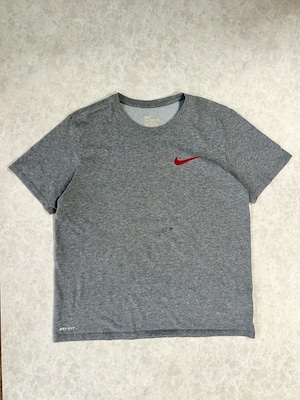NIKE ナイキ DRI-FIT グレー "DESTROY TO BUILD" グラフィックTシャツ