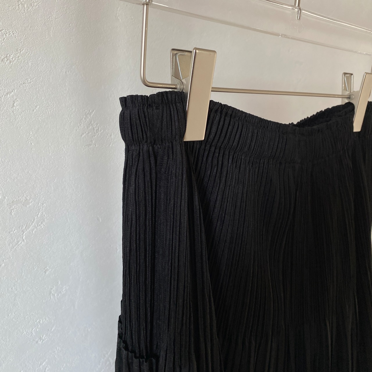 【受注予約：7月中旬入荷予定】tapered pleated 【PT】/black