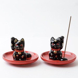 招き猫のお香立て（香皿付き）/ 赤皿  ※販売は1点