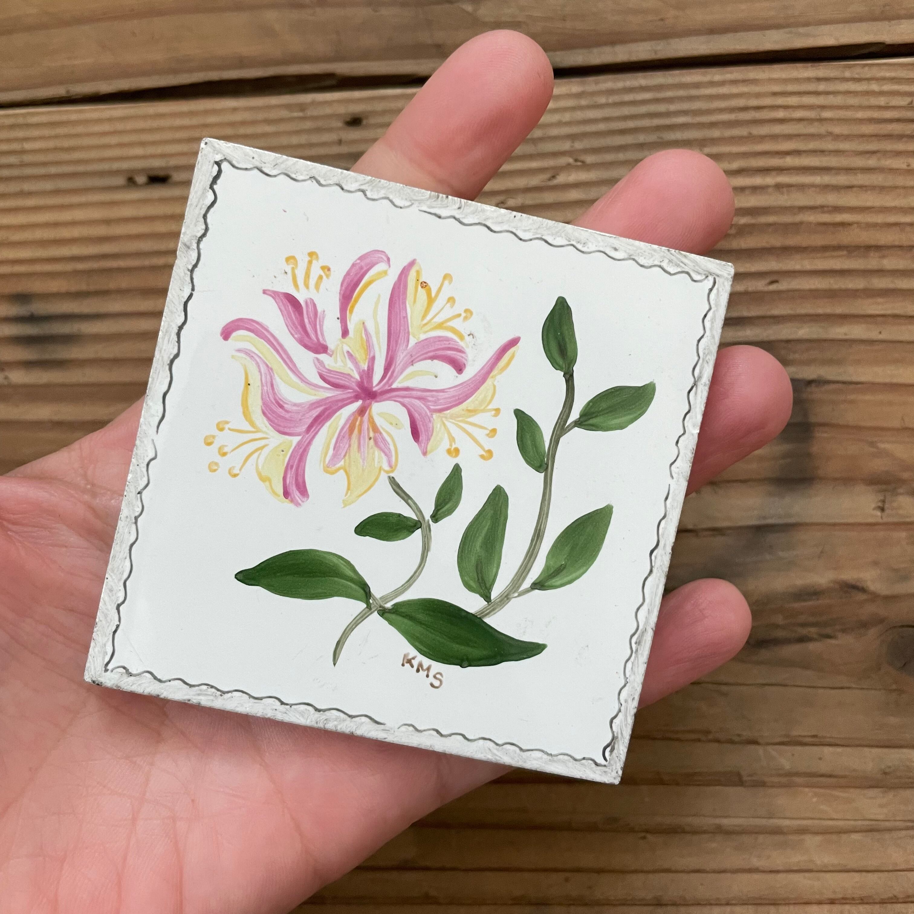 花模様のタイル