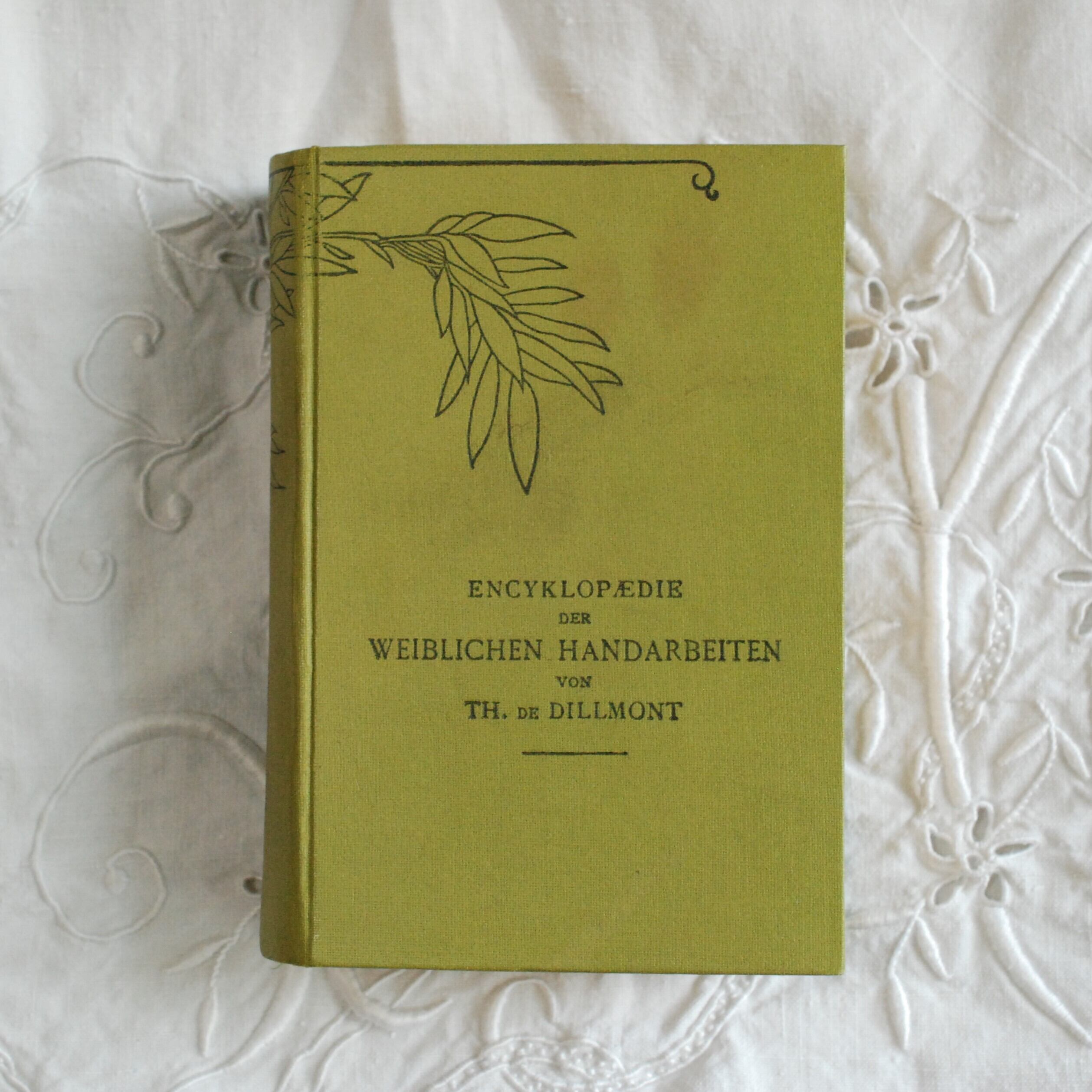 フランスアンティーク DMC手芸百科事典 | Antique Mercerie