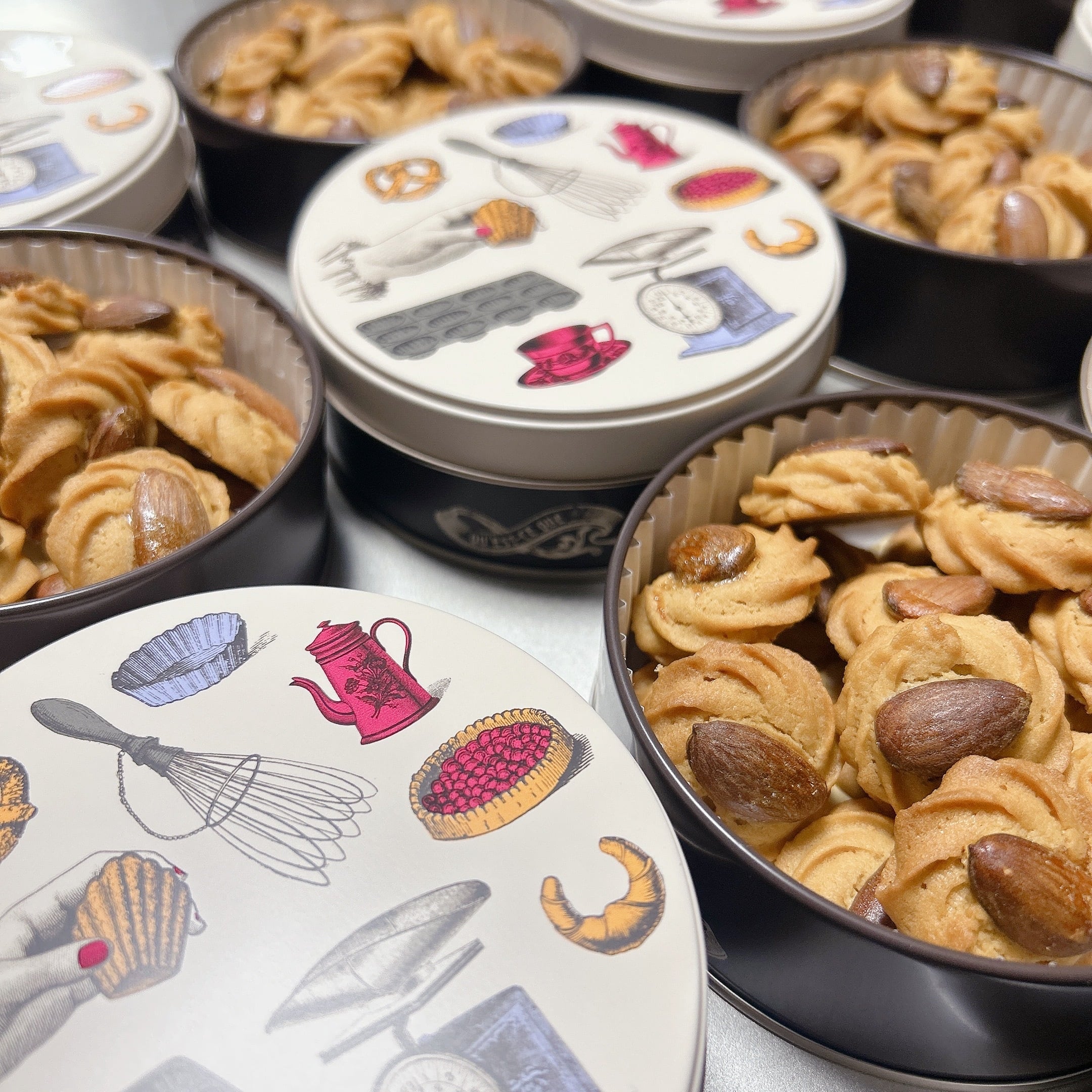 ビジュー缶（青缶） | お菓子工房aonoki