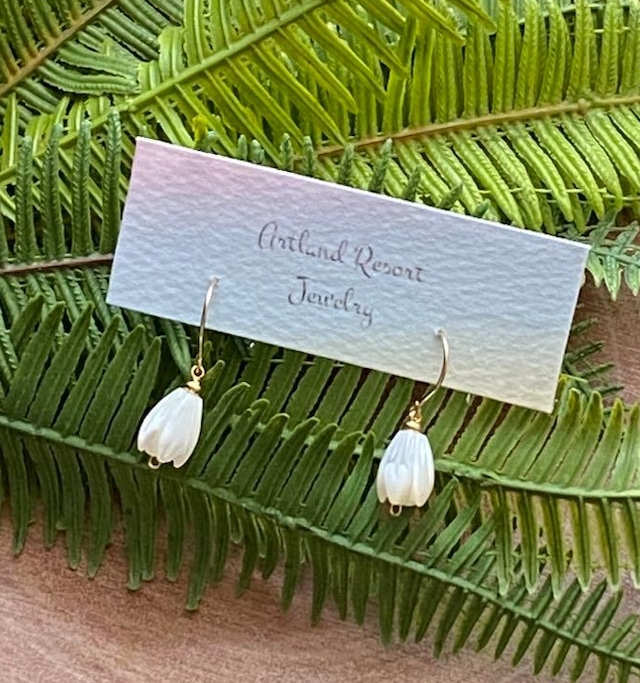 ピカケ1粒ピアス（マザーオブパール）