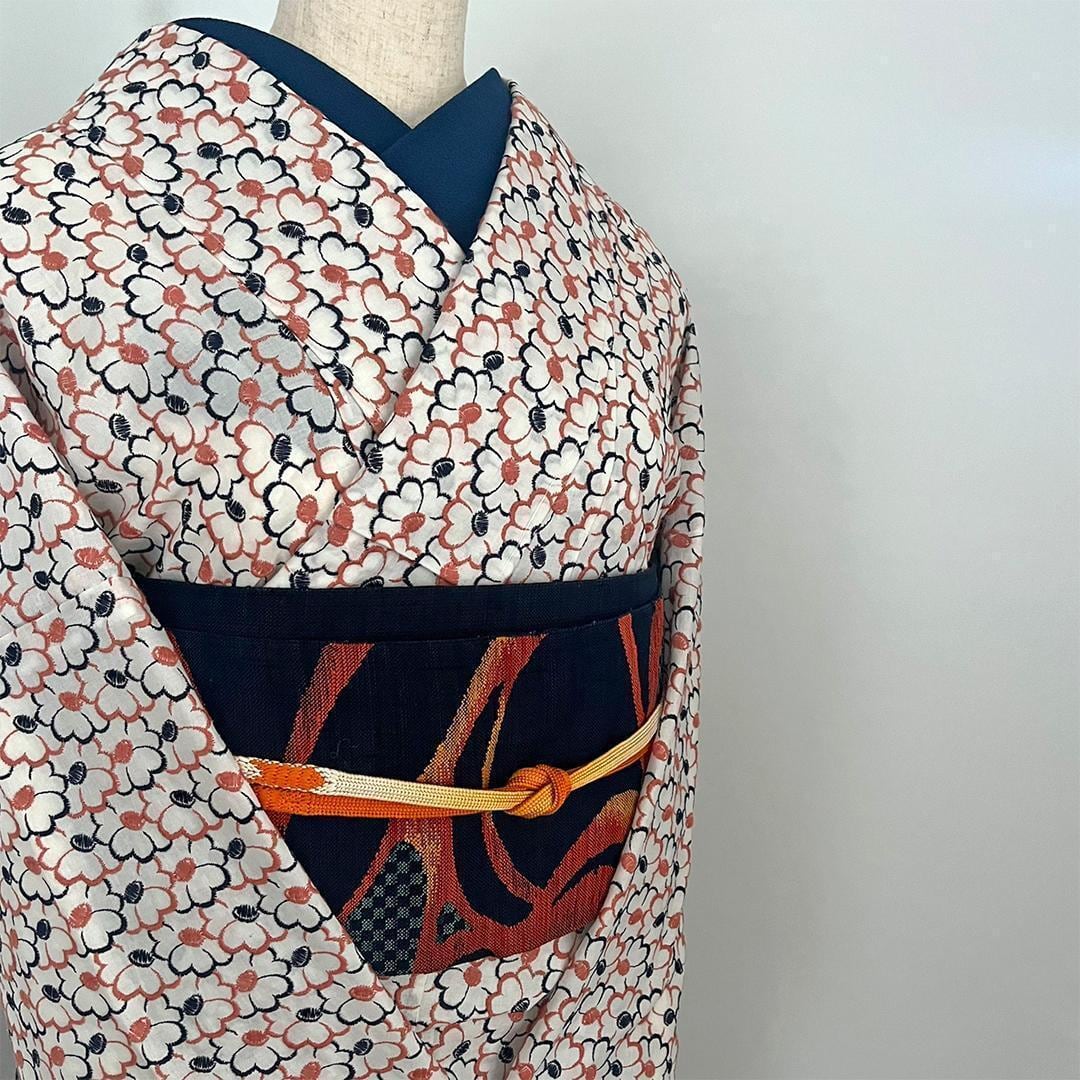 着物 単衣 刺繍 レトロ 白地に紺と橙の花 きもの コットンレース 木綿