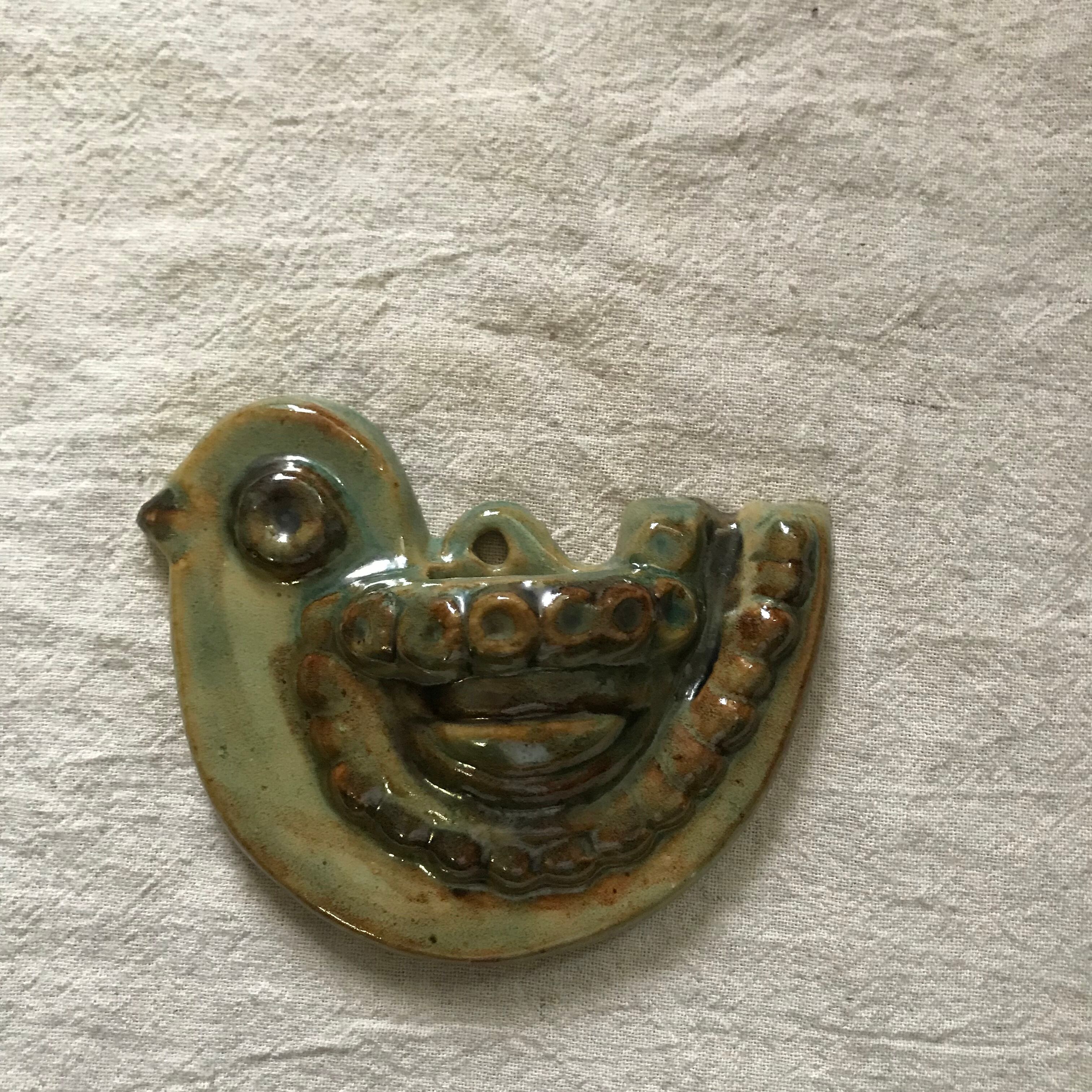 カゴ付き鳥の陶板