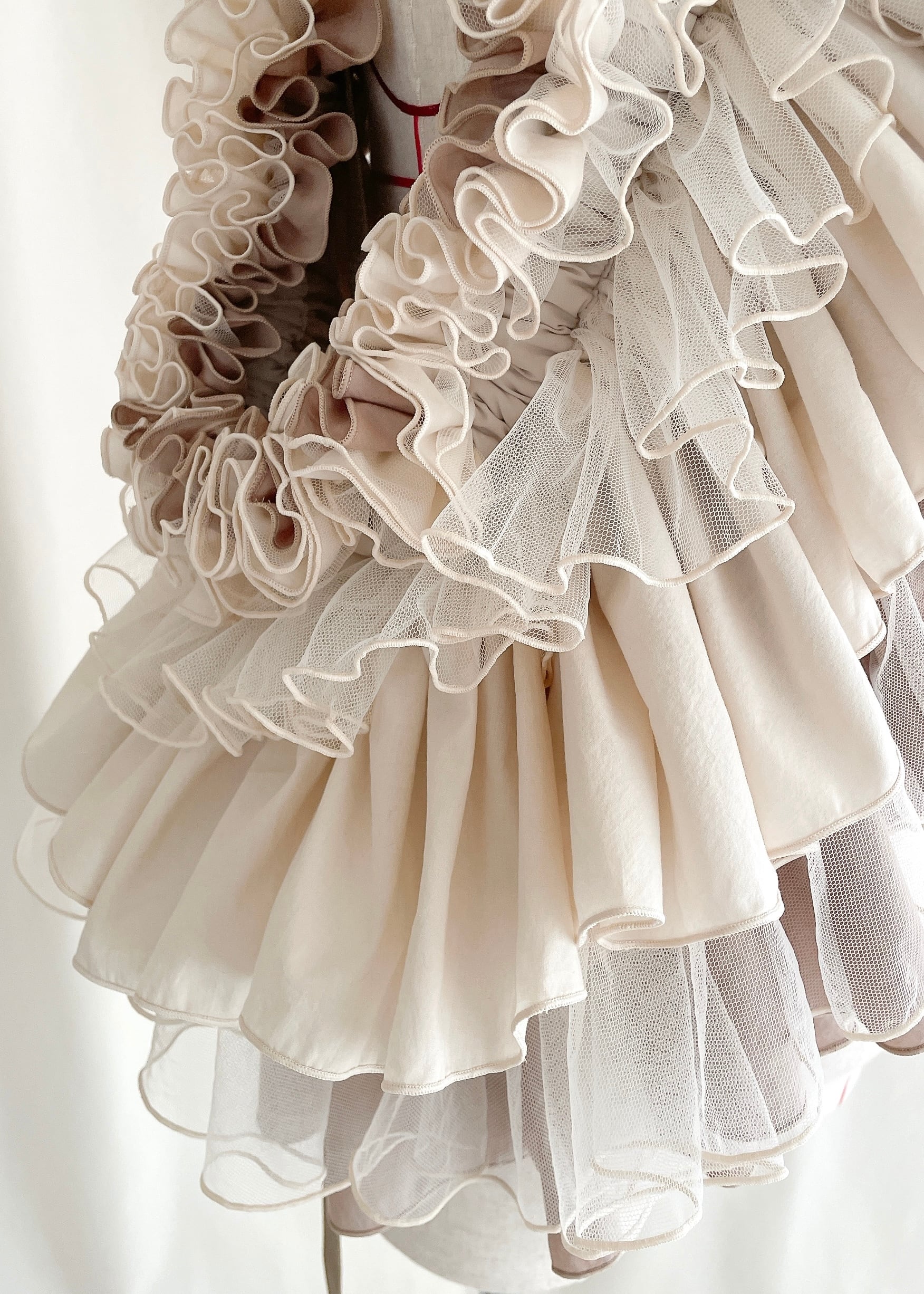 DŌRA MÖRA | Versatile Ruffled Bag - LATTE BEIGE | ORIENT MILLINERY