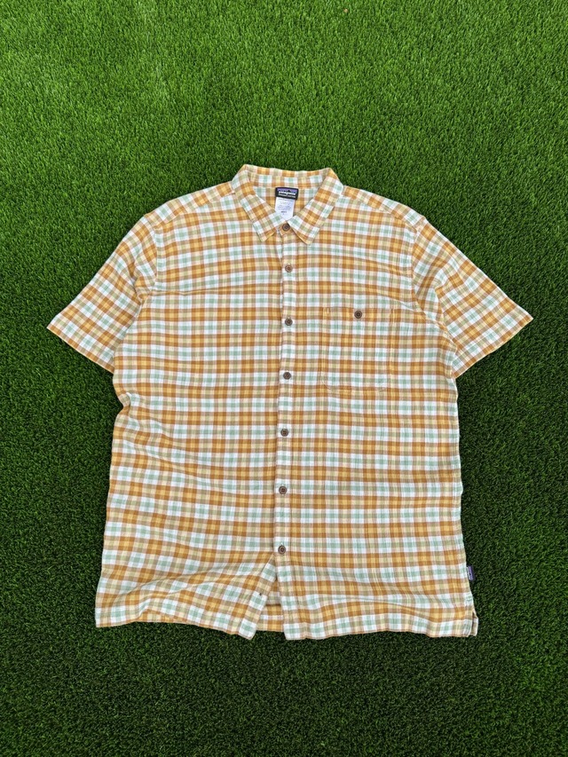 Patagonia Organic Cotton Textured Plaid Short Sleeve Button Up Shirt