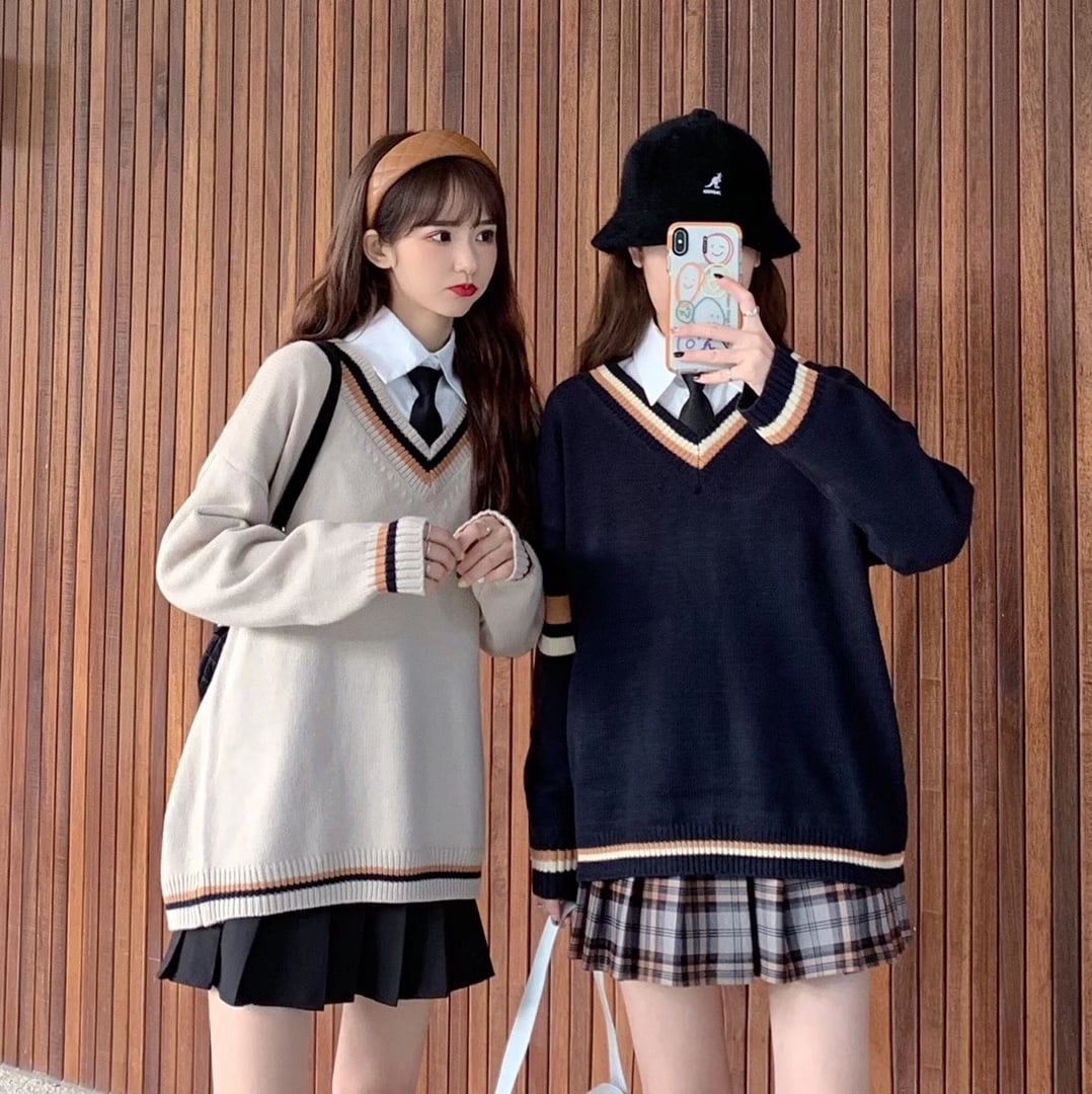 スクールカーデ風　Vネックラインニット　AJ11013-A010