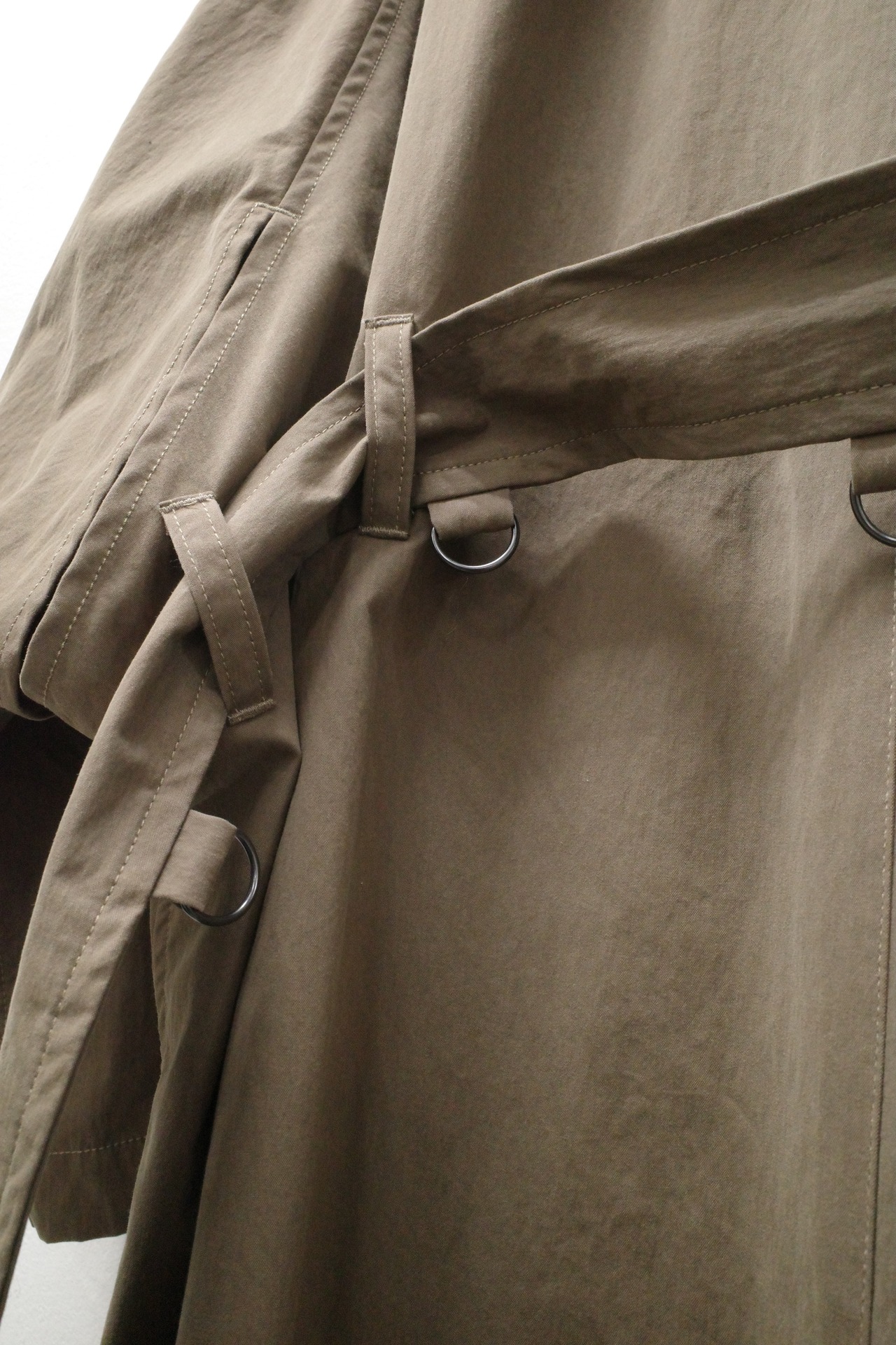 予約販売 | i’m here : - HAOLI TRENCH COAT ：Black｜フード型ストール／2WAYトレンチ／和洋折衷の羽織