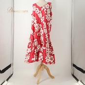 フラダンス 衣装 Royal Creations ロイヤルクリエーションズ ワンピース ドレス レッド系 ハイビスカス柄 花柄 植物柄 ハワイアンプリント ハワイアン アロハ フラ ダンス レッスン 練習 ノースリーブ フレアスカート 赤 白 ホワイト系 華やか 鮮やか かわいい おしゃれ ダンス衣装 練習着 レッスンウェア