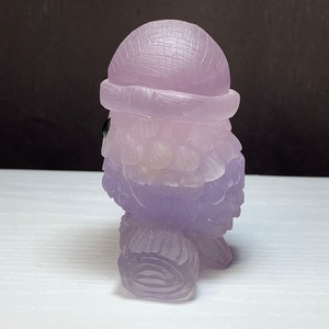 10.帽子をかぶった色合い美しいフローライト・フクロウ