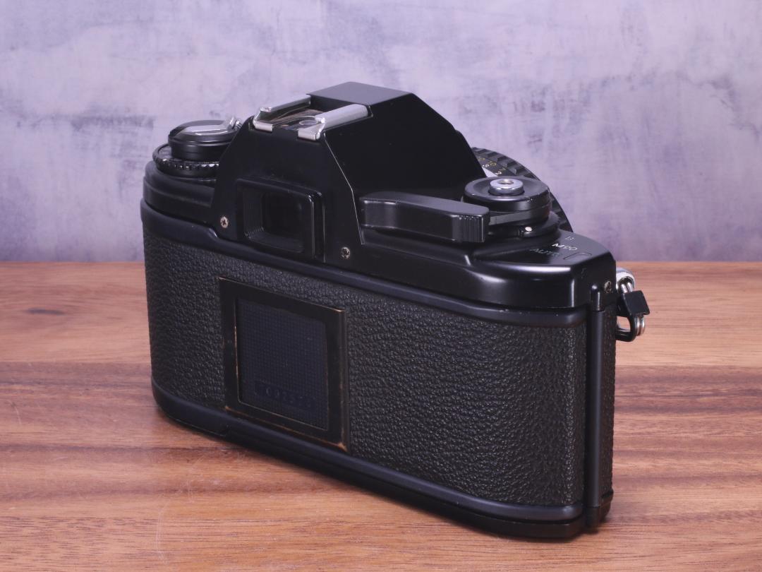 Nikon EM 　一眼レフカメラ標準レンズ・他セット Nikon EM 単焦点レンズセット | Totte Me Camera