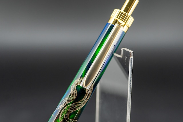 【科学技術と芸術の宝石】 ハイブリッドオパール 漆 蛇 gold BP