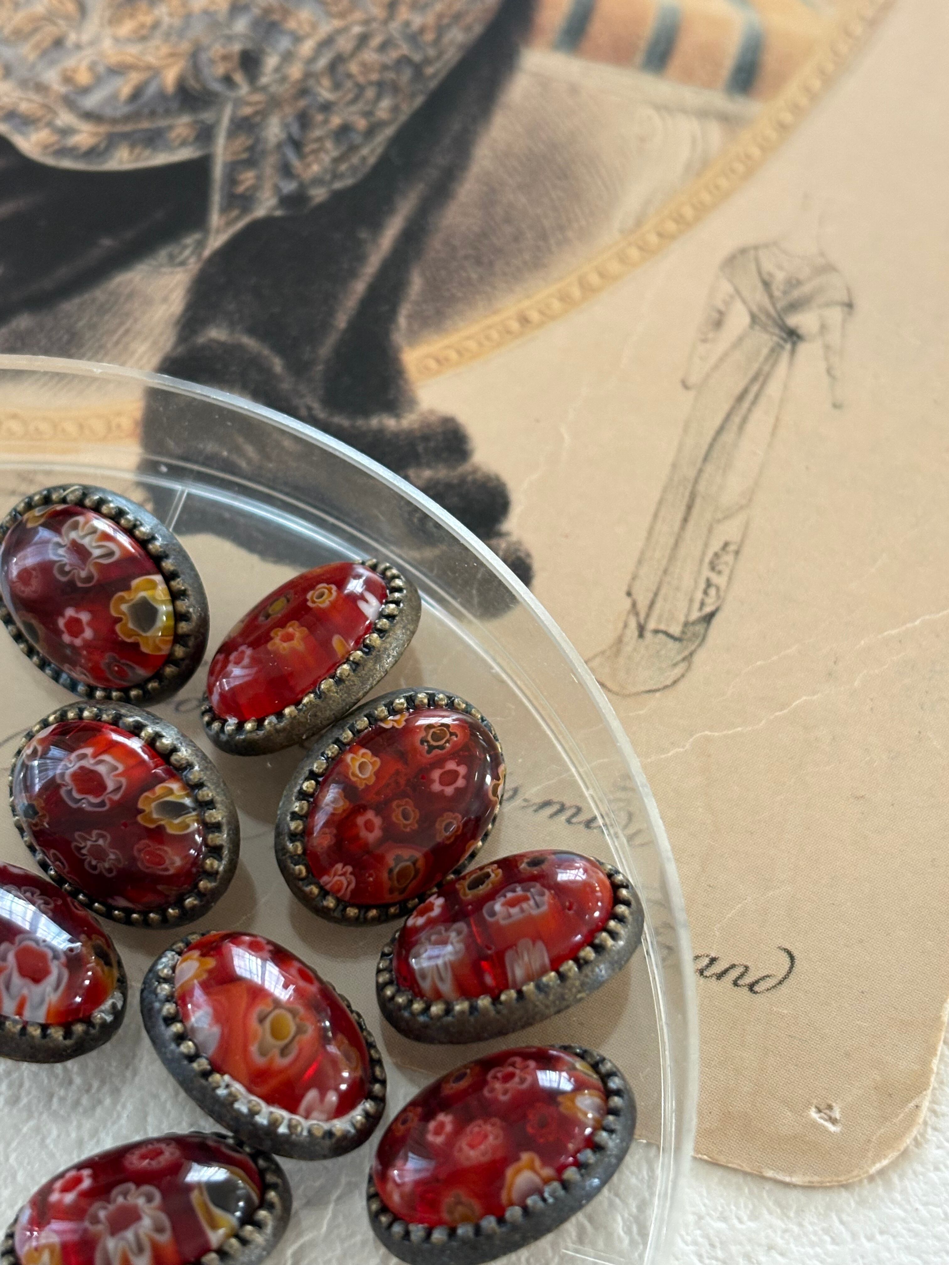 16mm×12mm 輸入デザインボタン レッド 金古美 メタル×ガラス アクセサリーパーツ デコレーション材 カルトナージュ