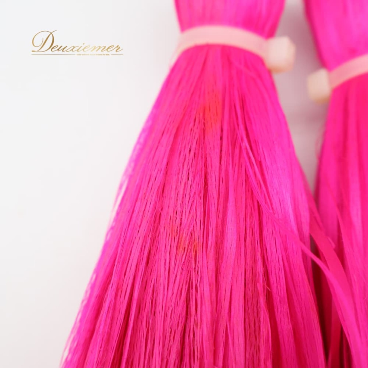 タヒチアンダンス 小物 イイ ハンドタッセル ピンク系 小道具 ペア 両手 紐 フラダンス 練習 レッスン イベント ステージ ポンポン 明るい 鮮やか 発表会 パフォーマンス モレ フラ ダンス