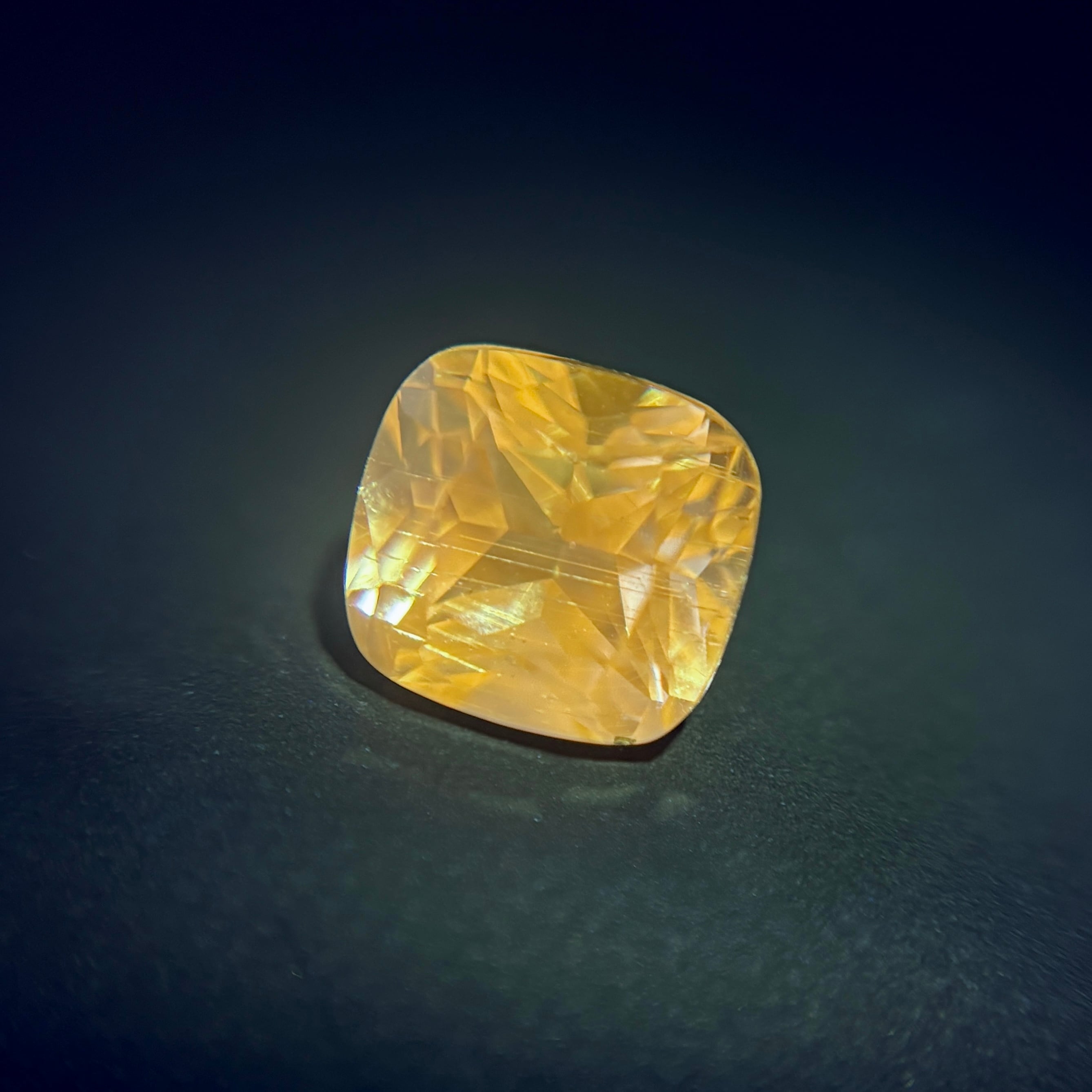 スキャポライト (インクルージョン入り) 2.01ct [04] | mit Stein