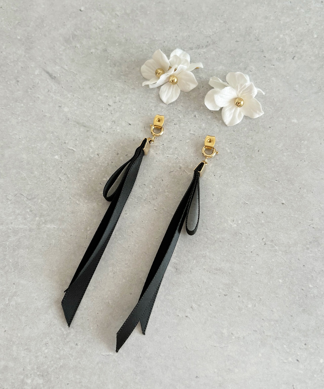 S I U R | marime ribbon earring / pierce