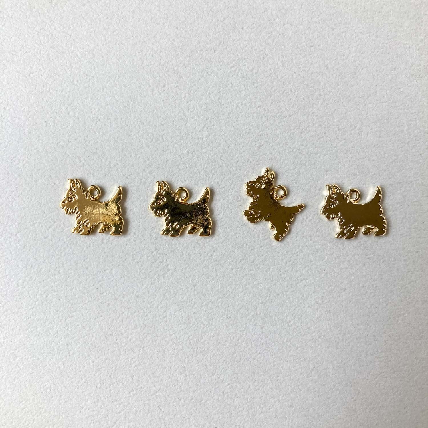 再入荷〉横向き両面テリア犬チャーム（15mm） | Dua-アクセサリー