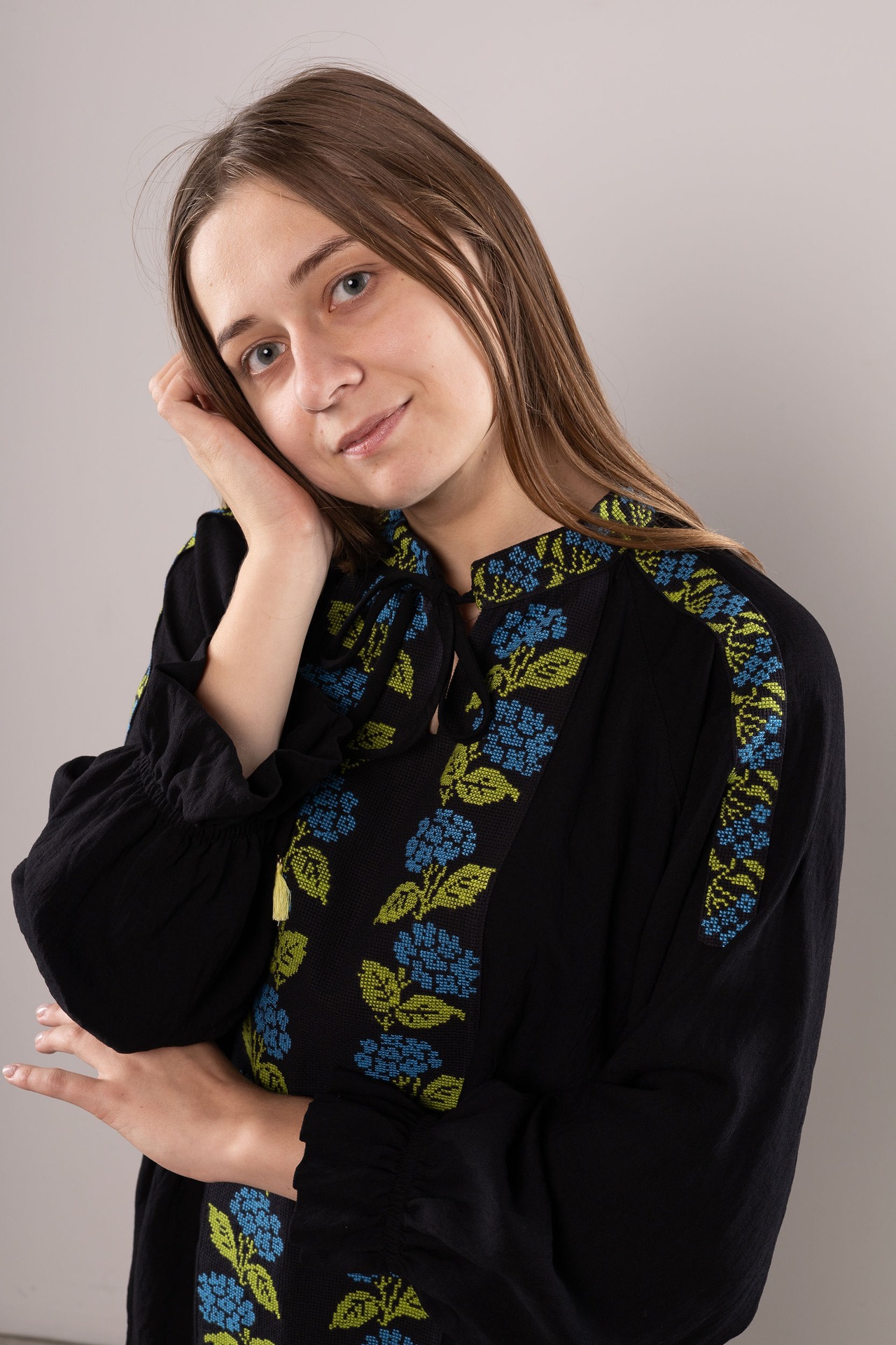 ウクライナ刺繍ヴィシヴァンカ　矢車菊 手刺繍　麻　レディース・フリーサイズ - 12