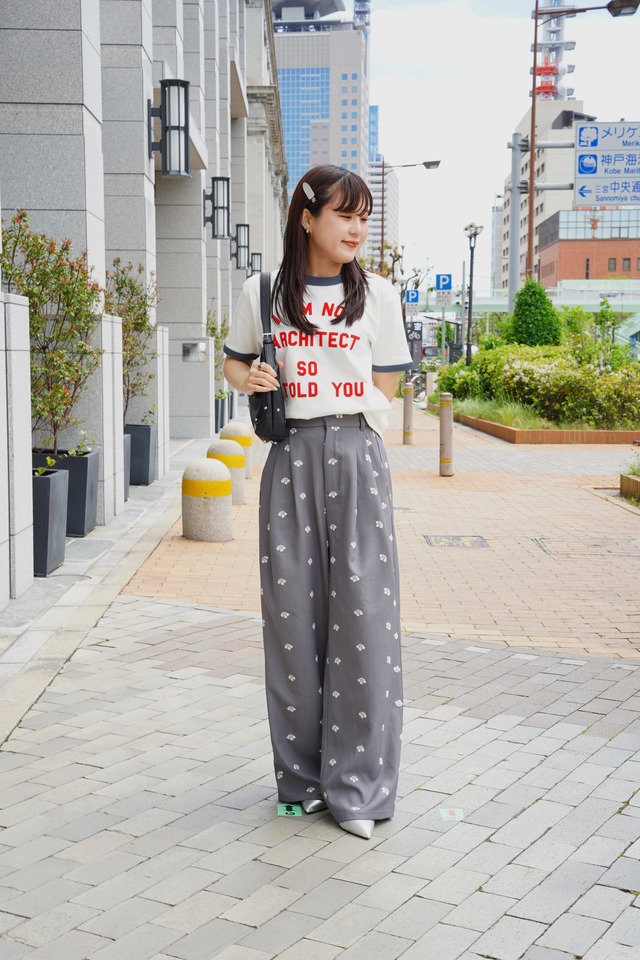 FLOWER TUCK PANTS