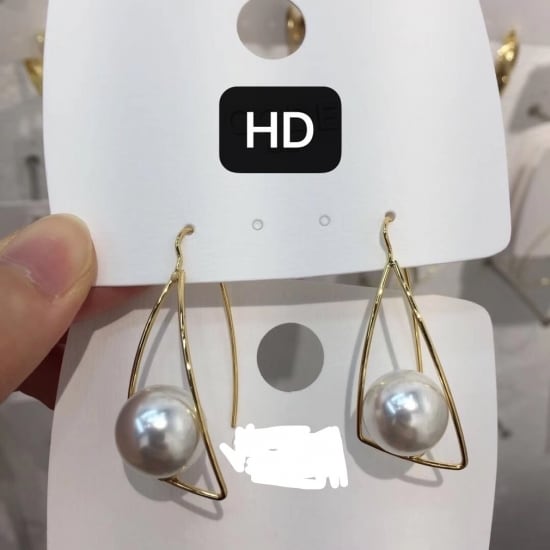 トライアングルピアス