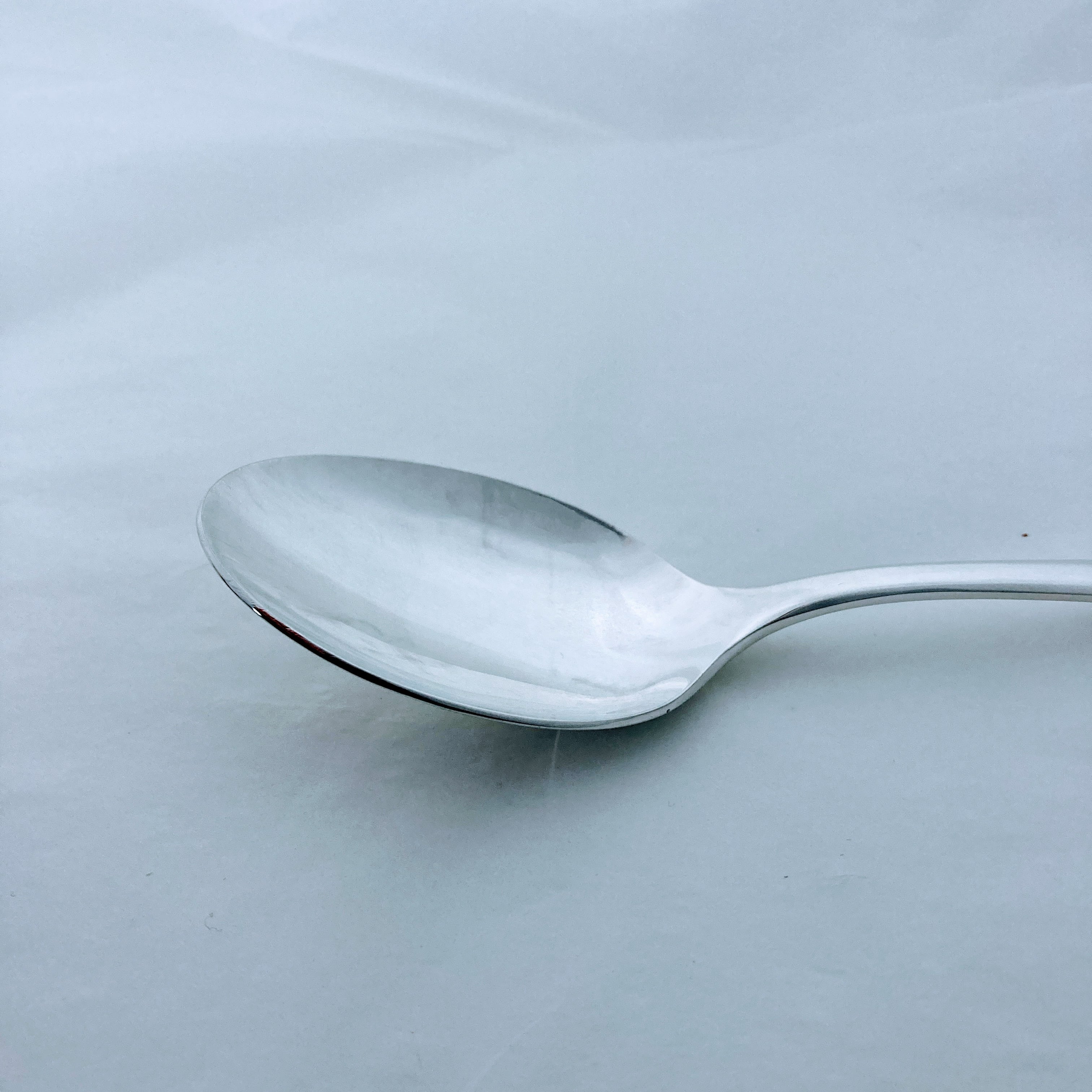 撮影用におすすめ。銀メッキ仕上げのNWデザートスプーン 18−8