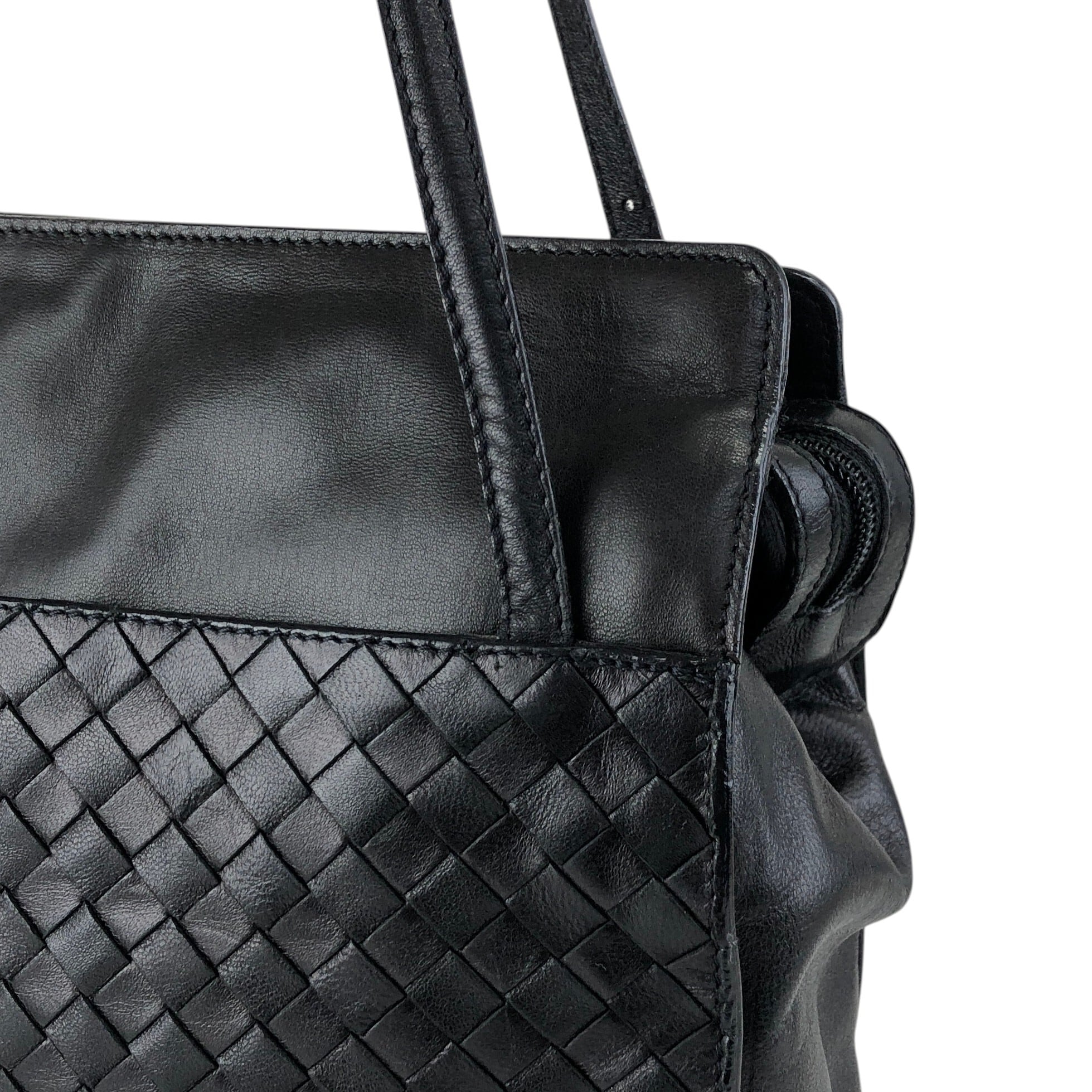 Bottega Veneta ボッテガ・ヴェネタ ハンドバッグ ブラック イントレ