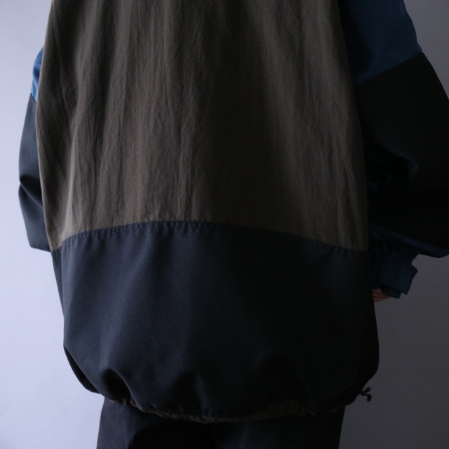 "Columbia" good coloring over silhouette anorak parka