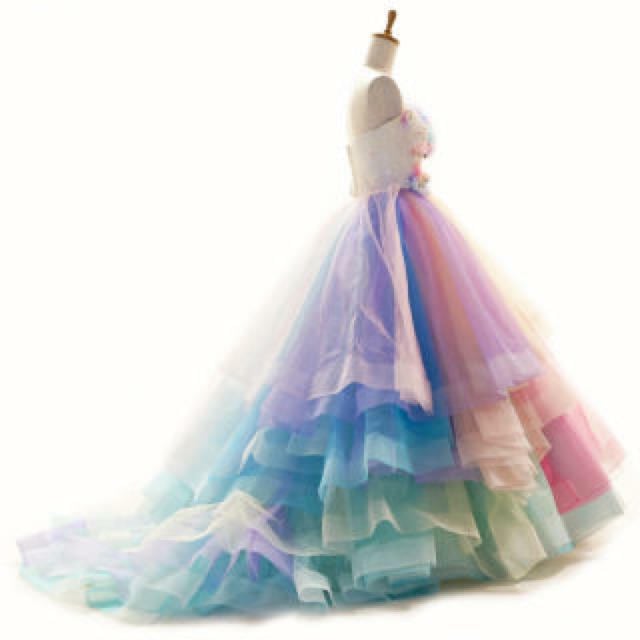 レインボーのカラーウェディングドレス ベアトップ ソフトチュール ポリエステル トレーン 憧れのドレス
