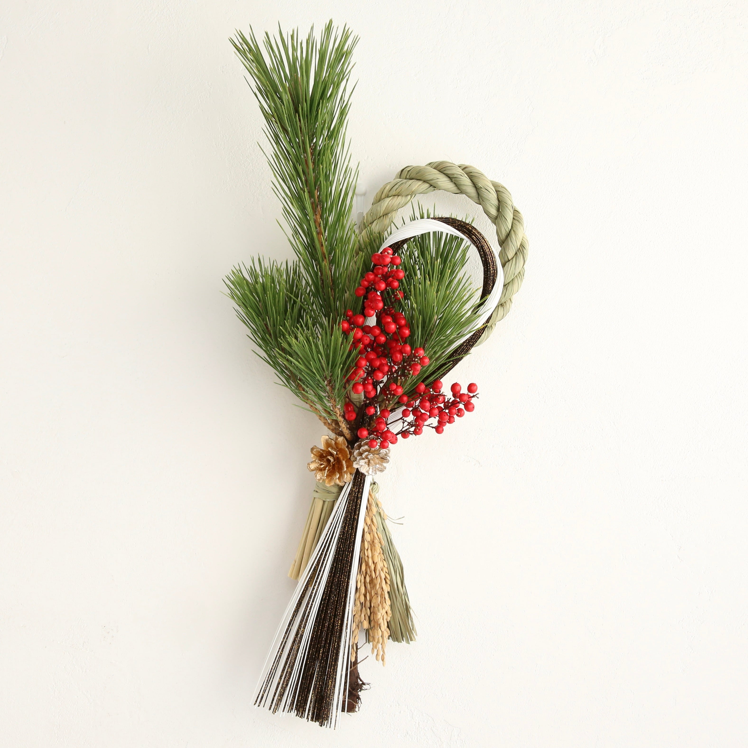 八竜松」の根引松としめ縄、南天や水引等で作ったお正月飾り | 宙花