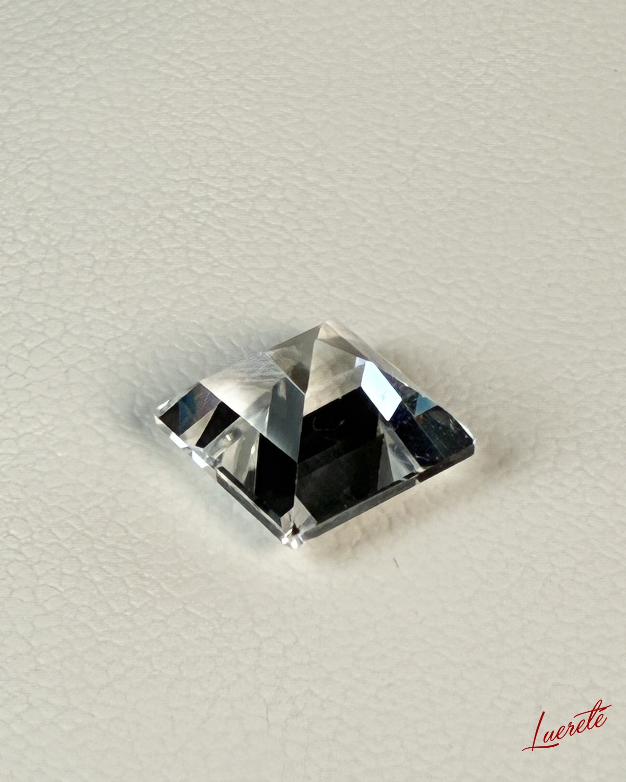 Natural White Topaz 13.35ct Square Cut Loose Gemstone 天然ホワイトトパーズ 13.35ct スクエアカット ルース【LE-0072】