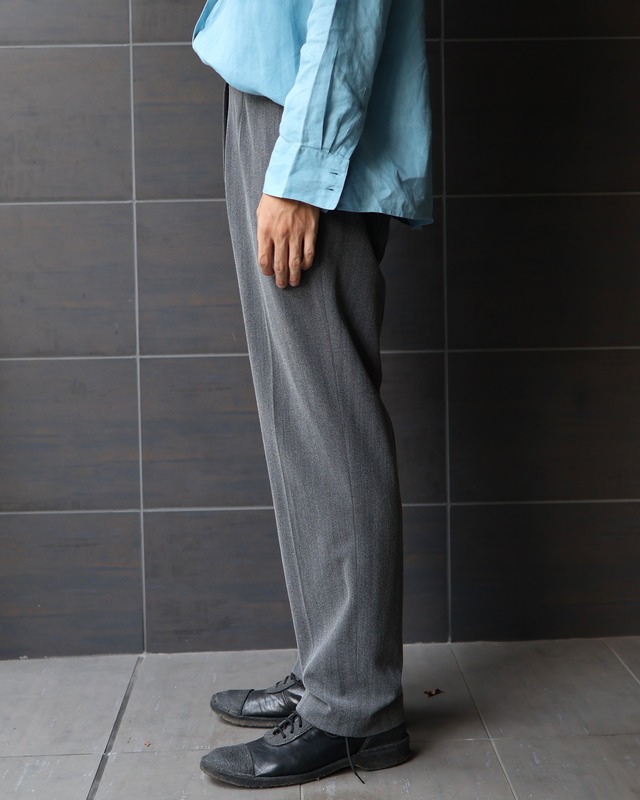 No-tuck gray slacks