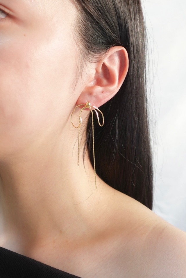 Brillant bow pierce