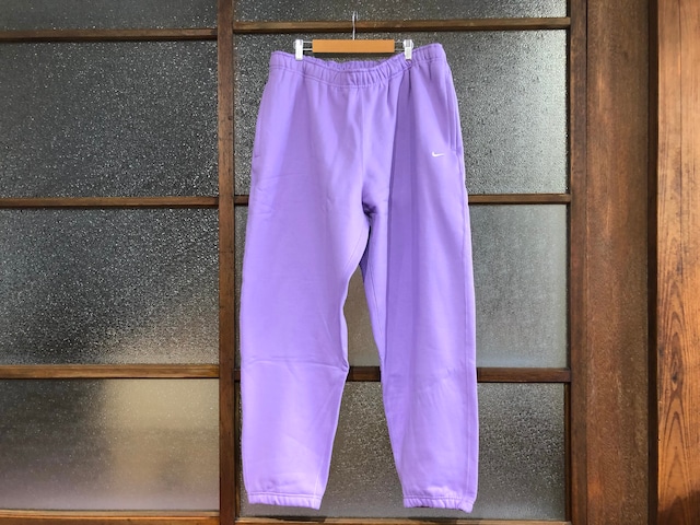 NIKE NRG SOLO SWOOSH FLEECE PANTS (URBAN LILAC)