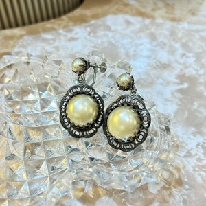 vintage silver pearl earring