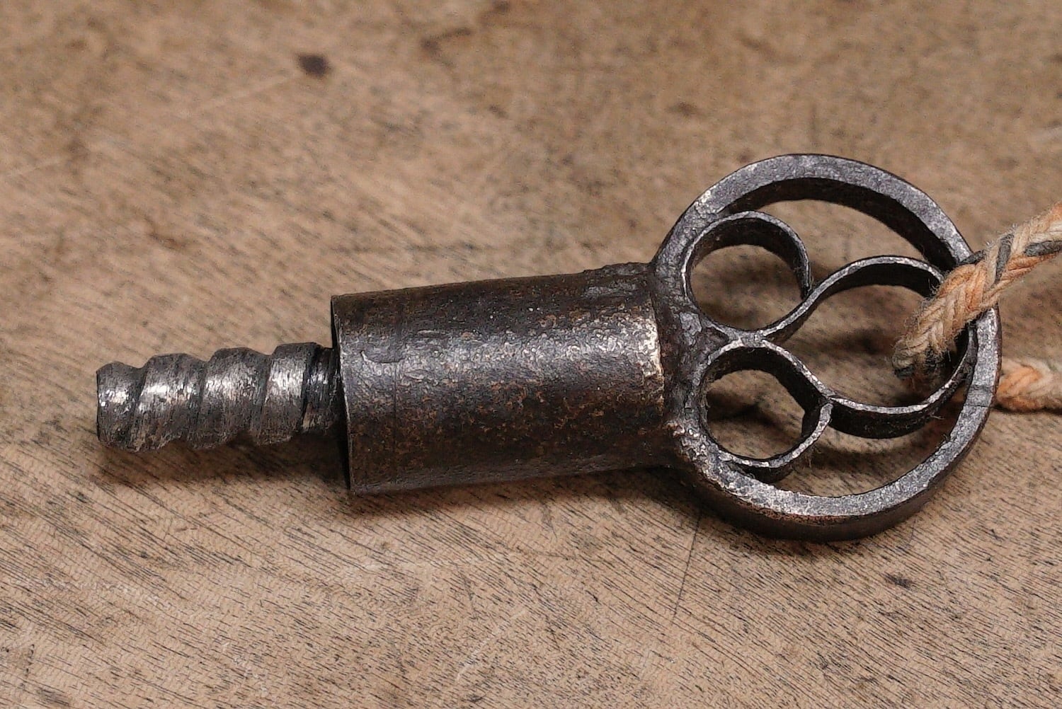 3159 アフガニスタン ネジ式 鍵 錠 イスラム圏 1700〜1800年代頃