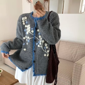 3色/デザインフラワー刺繍ニットカーデ ・12569 3色/デザインフラワー刺繍ニットカーデ ・12569