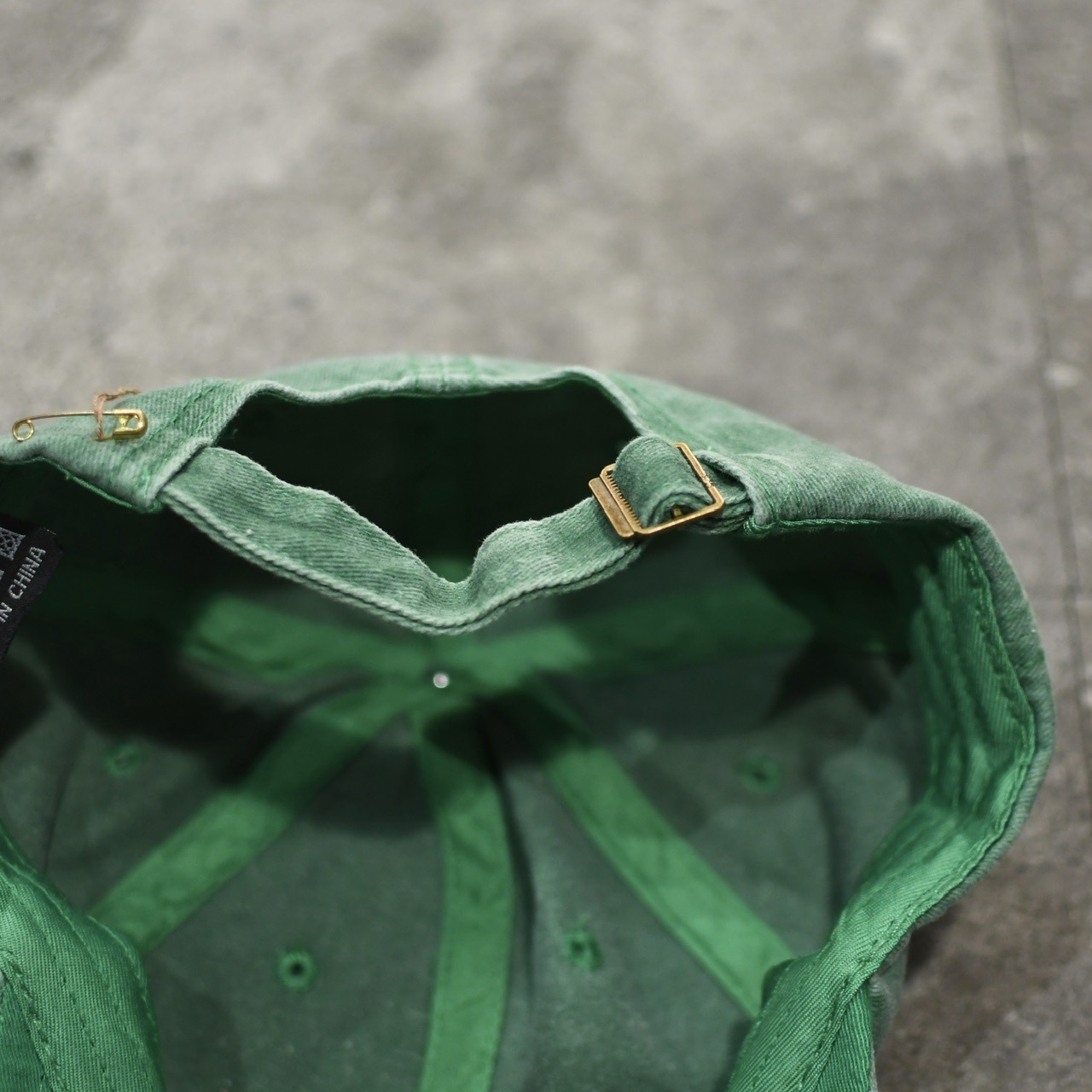 dog embroidery fade 6 panel cap