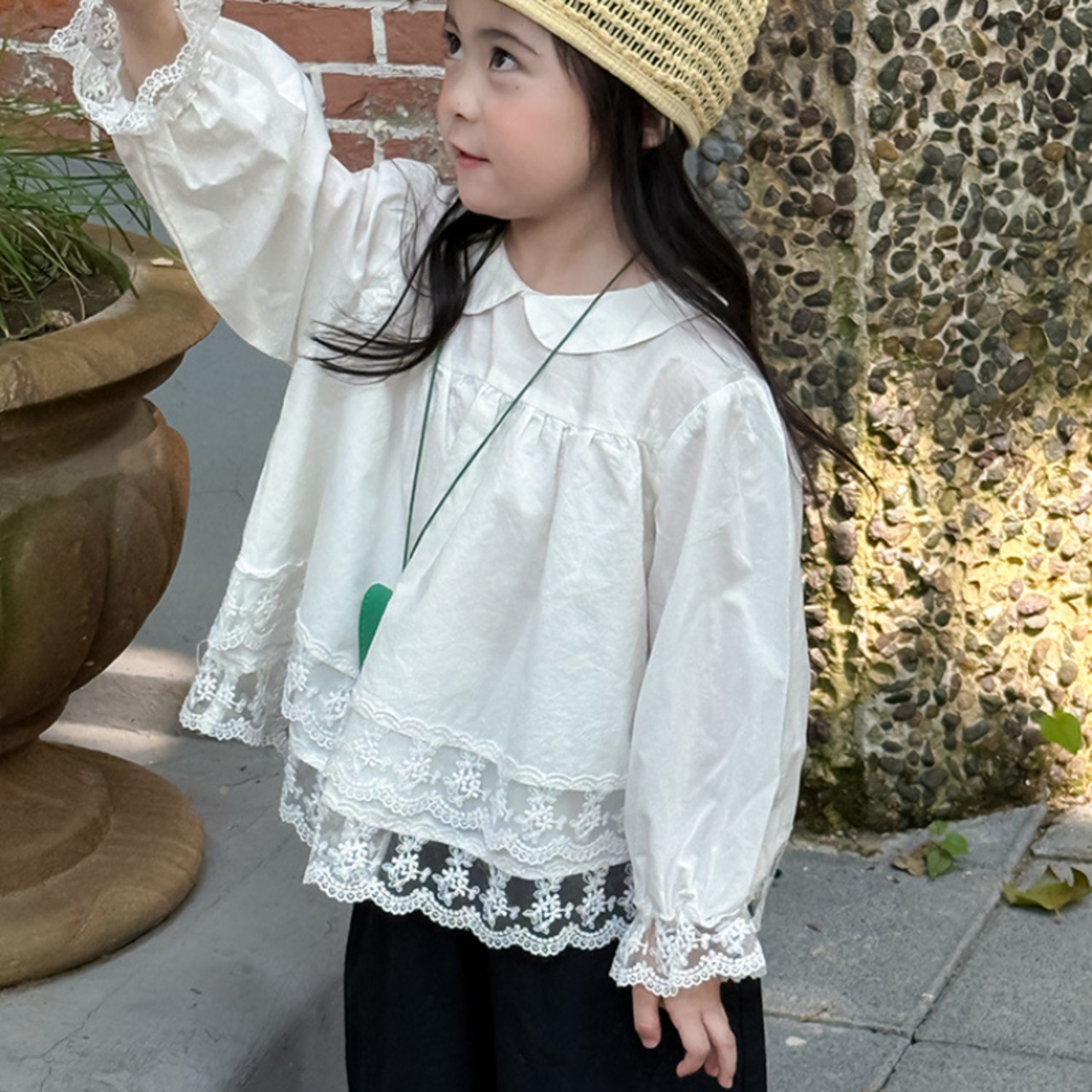 秋レース裾ブラウス