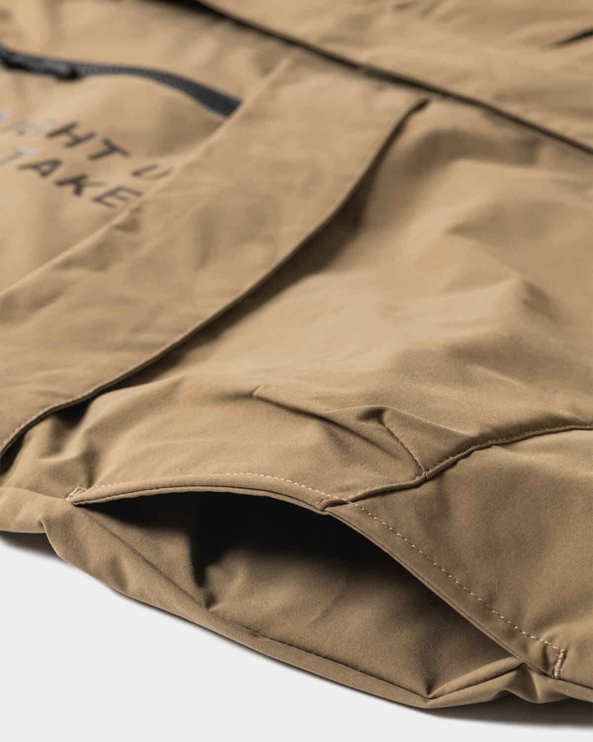 TIGHTBOOTH / HOODED TACTICAL JACKET / KHAKI | LATITUDE