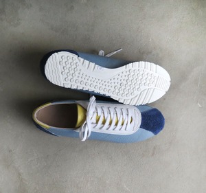 【明るい足元に！】クラシックなデザインと本革の上質感！EMAのスニーカー/ライトサックス×ペールイエロー