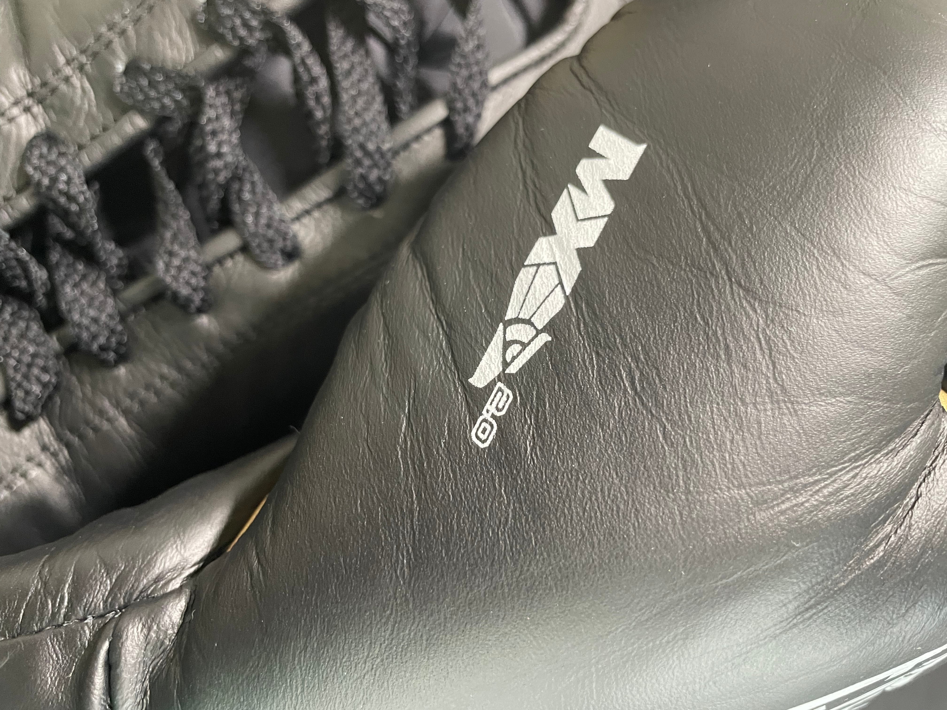 テオフィモロペス使用モデルEverlast エバーラストMX2ファイトグローブ
