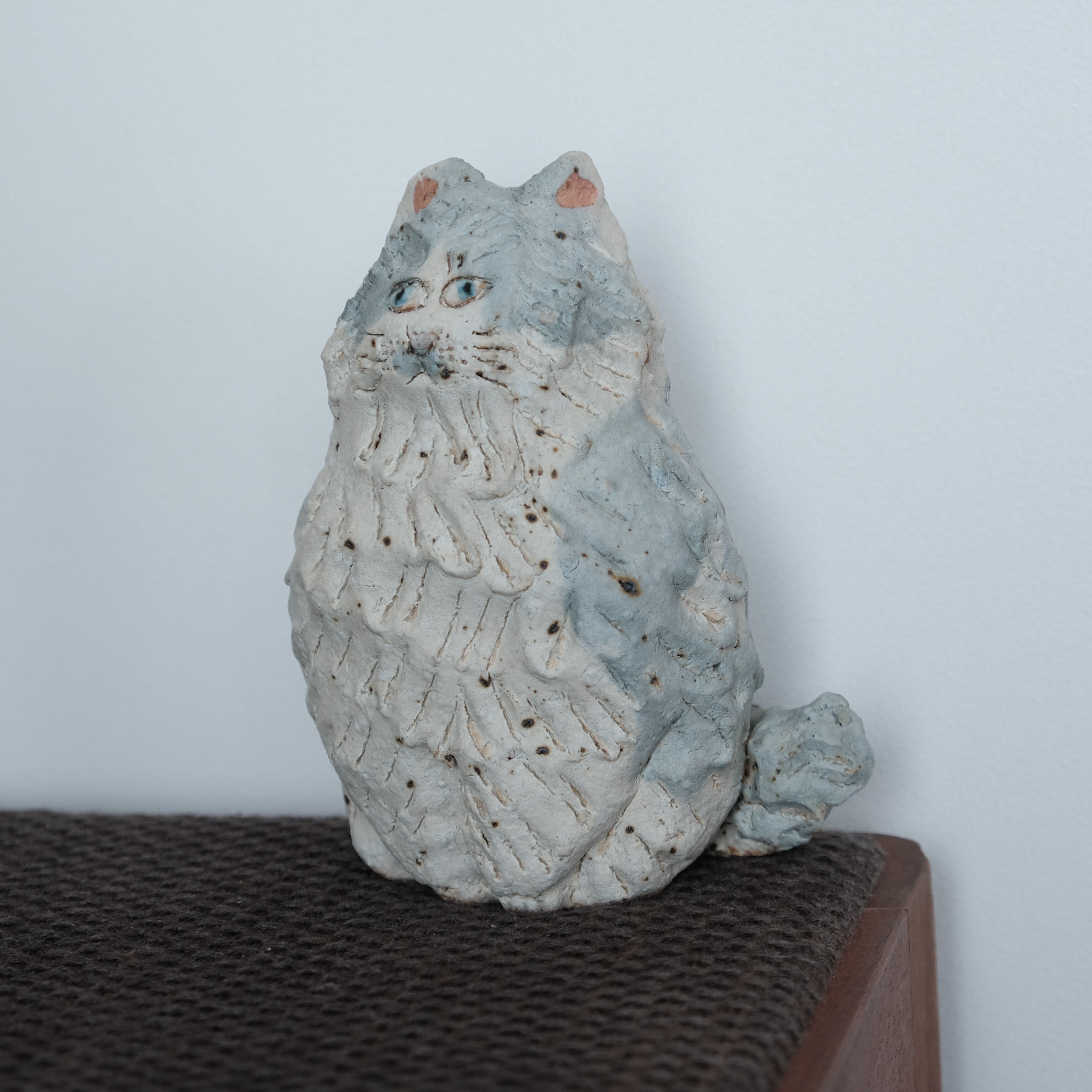 前川幸市/猫　白グレー長毛  まるや powered by BASE