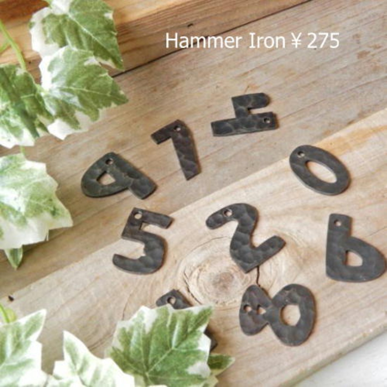 TOPANGA Zakka India Hammered Iron Number Plate S 3cm Black 　インド　ハンマーアイアンナンバープレート　小　ブラック　看板　サインプレート　鉄　住所　店舗　槌目