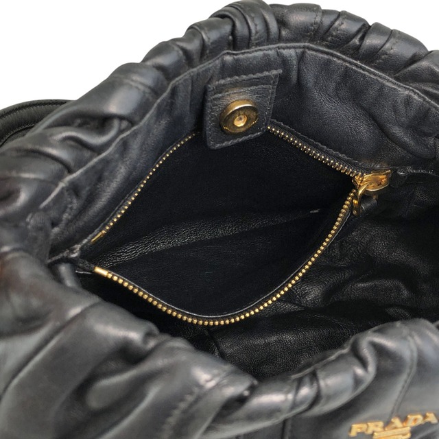 PRADA プラダ ショルダーバッグ ブラック トライアングルロゴ レザー ギャザーセミショルダーバッグ vintage ヴィンテージ オールド 6yixa5