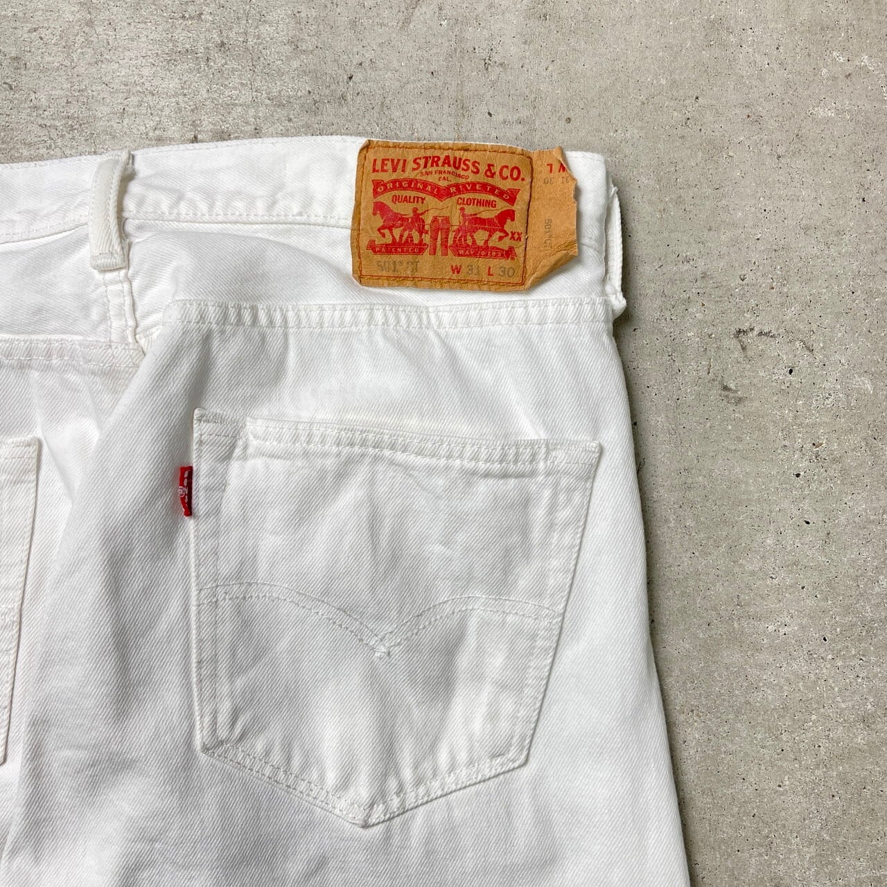 00's Levi's リーバイス501 白　ビンテージ 00\u0027S Levis 501WHITE DENIM PANTS WITH HAND PAINT （リーバイス501