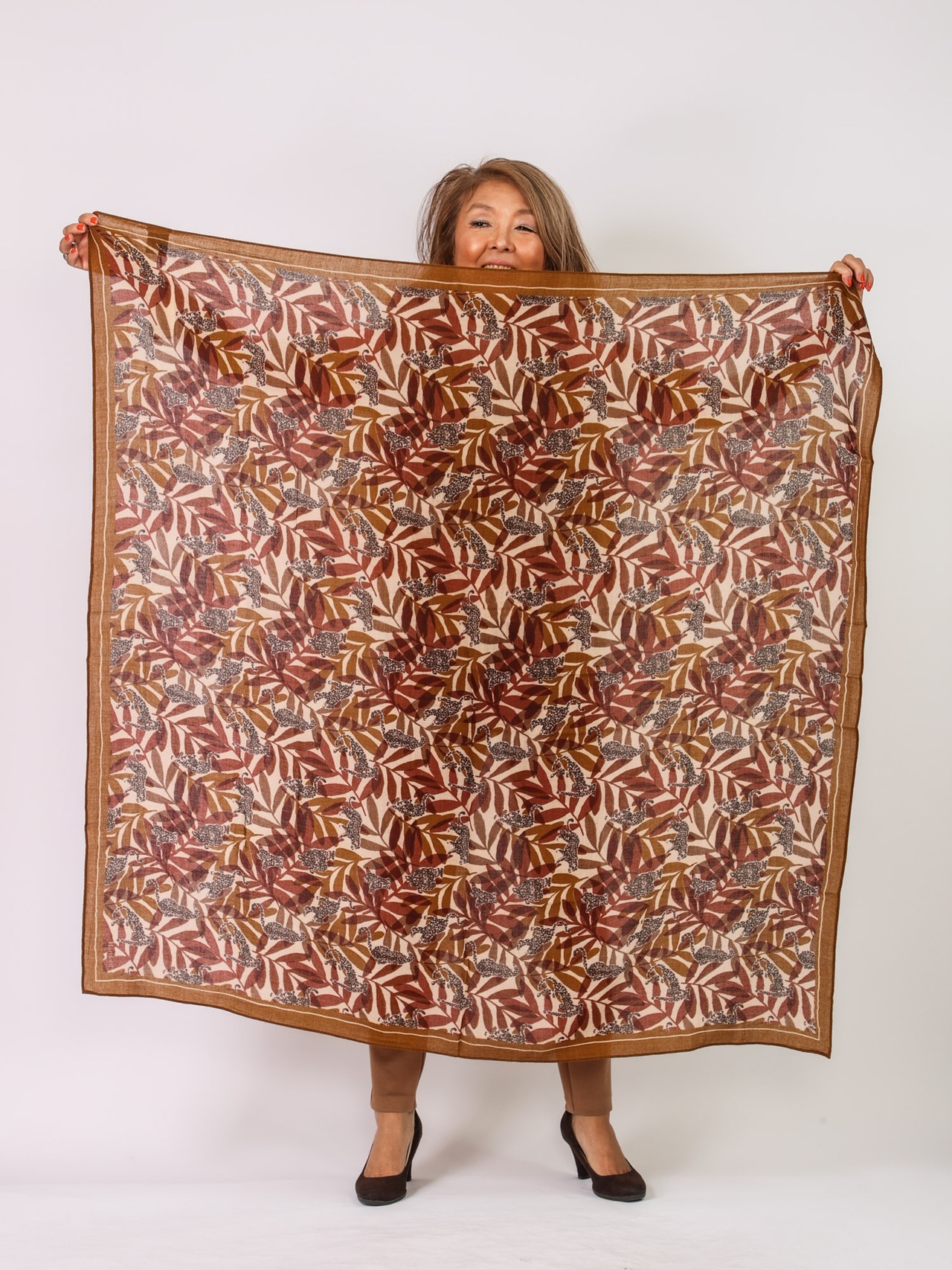 Hartford(ジャングル柄大判ストール）