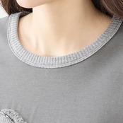 【SALE 30%OFF 4/13 10:00まで】TRUBE ポニーモチーフ ラメ入り布アートイラスト ロングTシャツ【M~L】チャコールグレー